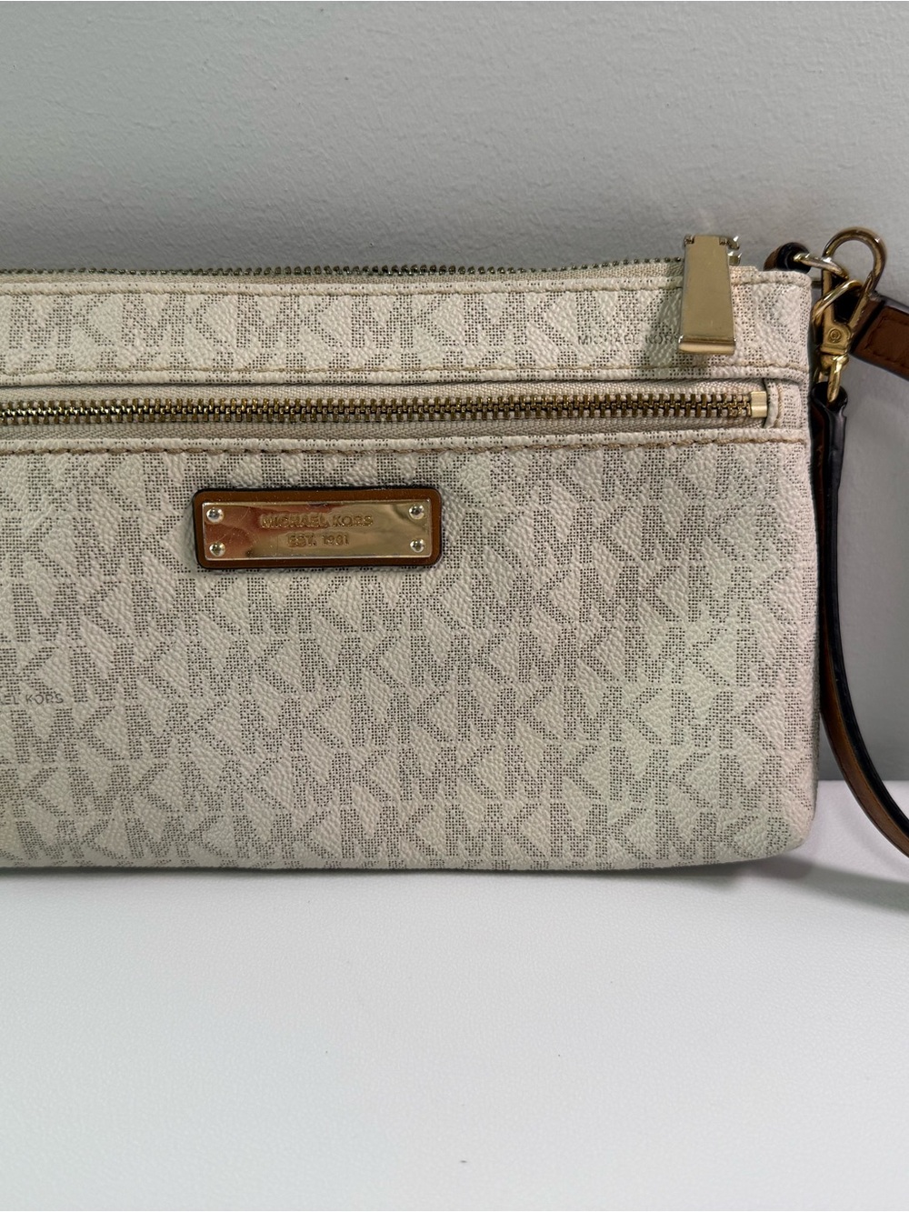 Michael Kors MK Logo Wristlet Clutch Beige Brown Zip Pouch Bag Retro Organizer